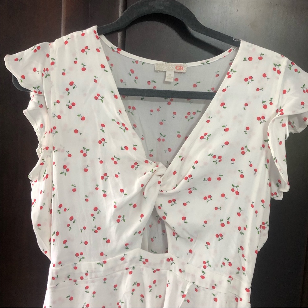 🍒 Gianni Bini white dress with cherries
